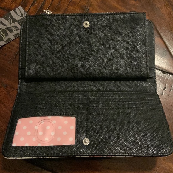 New Disney Loungefly Wallet Princesses 👸🧚🏻‍♀️👑💞 - Picture 4 of 7